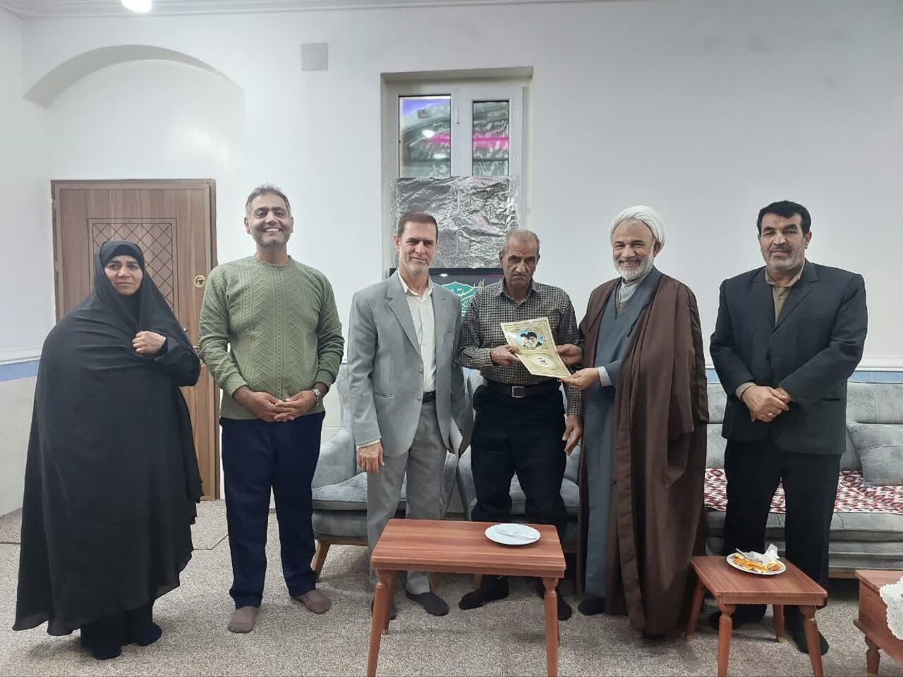 امام جمعه برازجان با برخی از جانبازان دیدار کرد