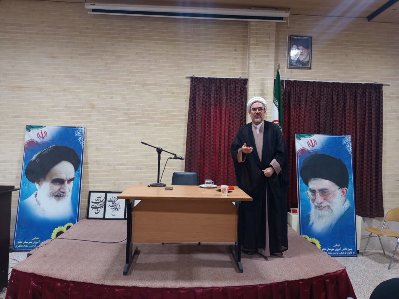 دوره آموزشی «آشنایی با صحیفه سجادیه» در شهرستان نطنز برگزار شد+عکس