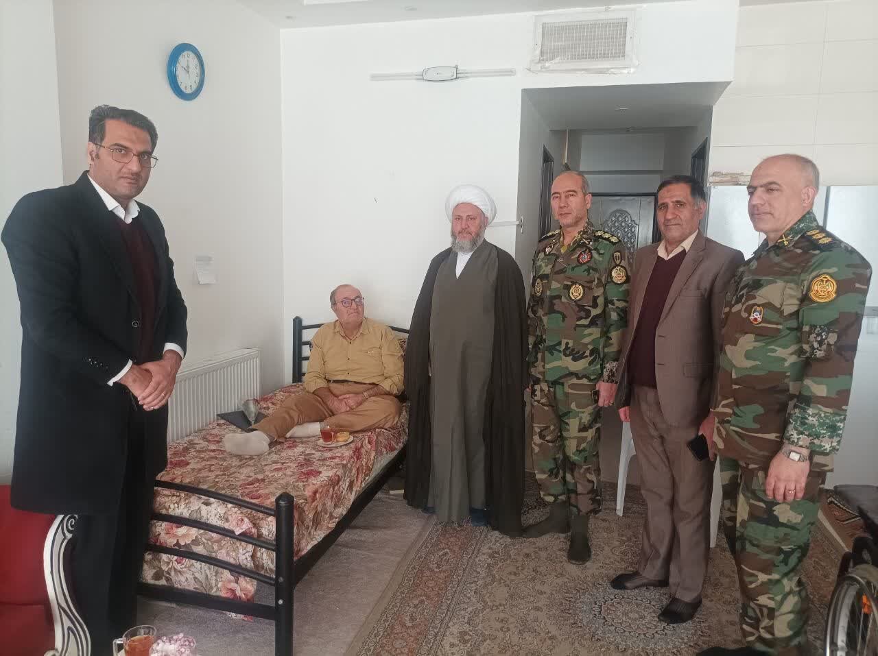 دیدار امام جمعه آران و بیدگل با تعدادی از جانبازان+تصاویر