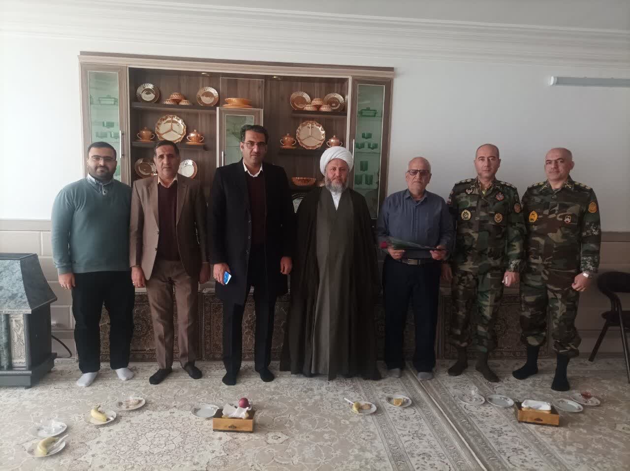 دیدار امام جمعه آران و بیدگل با تعدادی از جانبازان+تصاویر