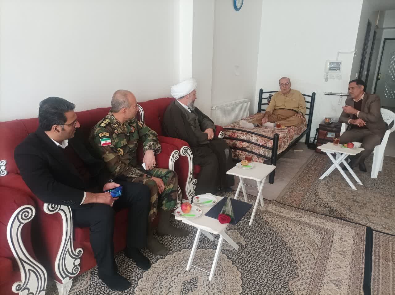 دیدار امام جمعه آران و بیدگل با تعدادی از جانبازان+تصاویر