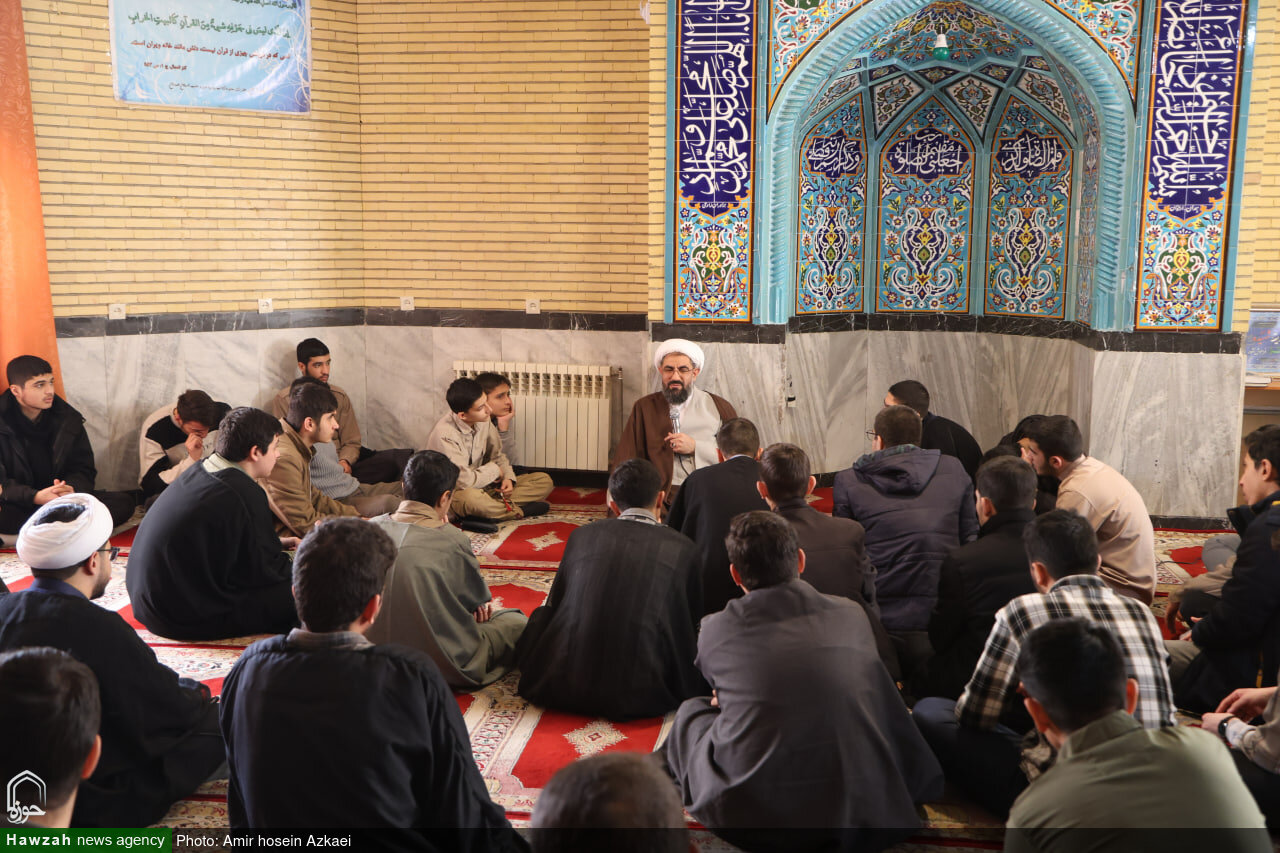 تصاویر / حضور نماینده ولی فقیه در استان همدان در جمع طلاب مدارس علمیه زنگنه و امام سجاد(ع)