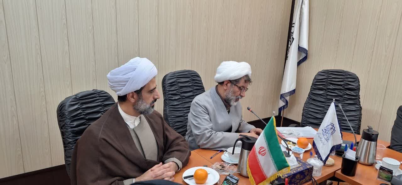 تصاویر/ بررسی پیش نویس سند ملی زیارت در جلسه مجمع شورای تخصصی حوزوی