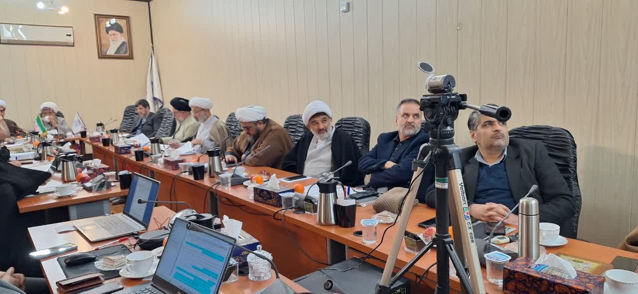 تصاویر/ بررسی پیش نویس سند ملی زیارت در جلسه مجمع شورای تخصصی حوزوی