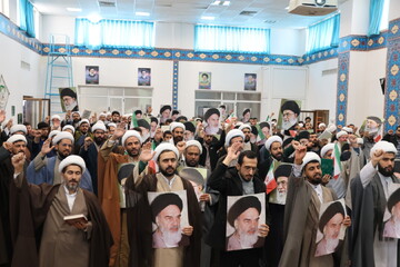 تصاویر/ تجمع اعتراضی طلاب و روحانیون بیرجند در دفاع از قرآن و رهبر معظم انقلاب