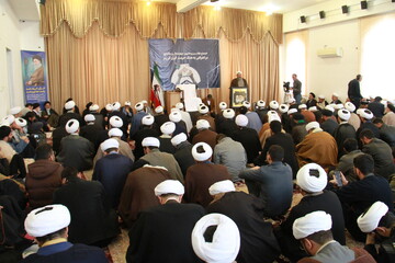 فیلم| گوشه‌هایی از تجمع طلاب چهارمحال و بختیاری در محکومیت هتک حرمت قرآن کریم