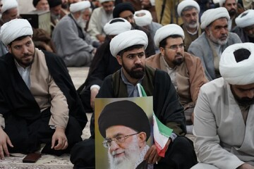 فیلم | تجمع طلاب و روحانیون خرم آبادی در محکومیت اهانت به قرآن کریم و ولایت فقیه