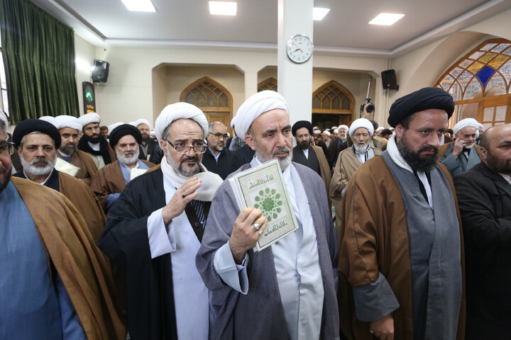 تصاویر / خروش حوزویان اصفهان در محکومیت اهانت به قرآن و مقدسات اسلامی و رهبری