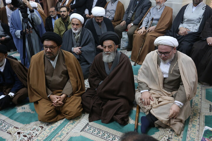 تصاویر / خروش حوزویان اصفهان در محکومیت اهانت به قرآن و مقدسات اسلامی و رهبری