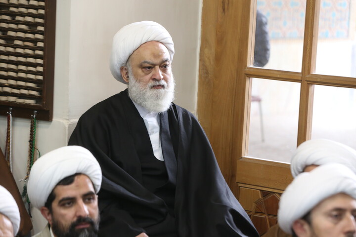 تصاویر / خروش حوزویان اصفهان در محکومیت اهانت به قرآن و مقدسات اسلامی و رهبری