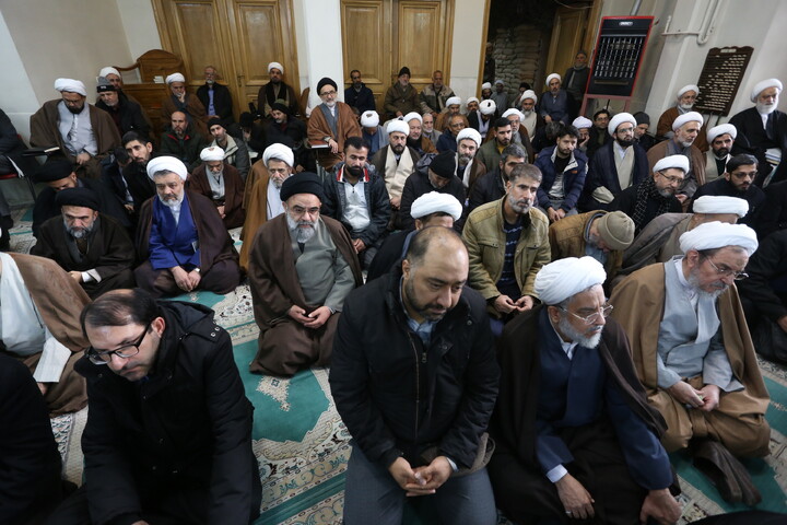 تصاویر / خروش حوزویان اصفهان در محکومیت اهانت به قرآن و مقدسات اسلامی و رهبری