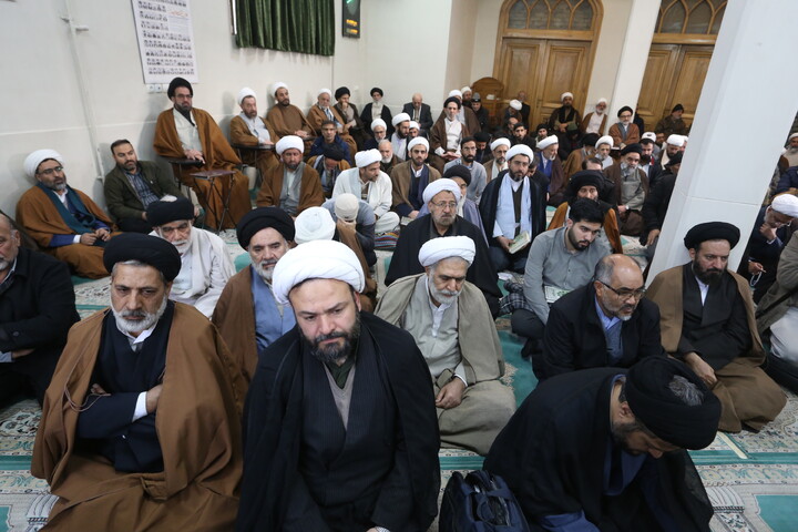 تصاویر / خروش حوزویان اصفهان در محکومیت اهانت به قرآن و مقدسات اسلامی و رهبری