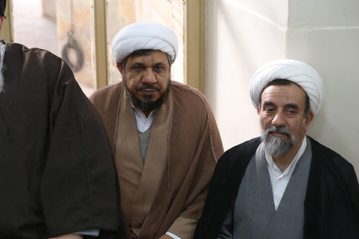 تصاویر / خروش حوزویان اصفهان در محکومیت اهانت به قرآن و مقدسات اسلامی و رهبری