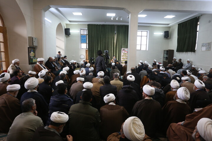 تصاویر / خروش حوزویان اصفهان در محکومیت اهانت به قرآن و مقدسات اسلامی و رهبری