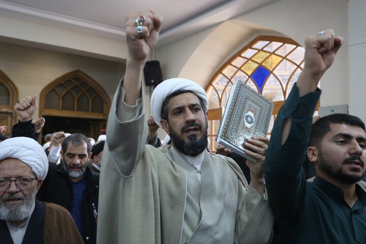 تصاویر / خروش حوزویان اصفهان در محکومیت اهانت به قرآن و مقدسات اسلامی و رهبری