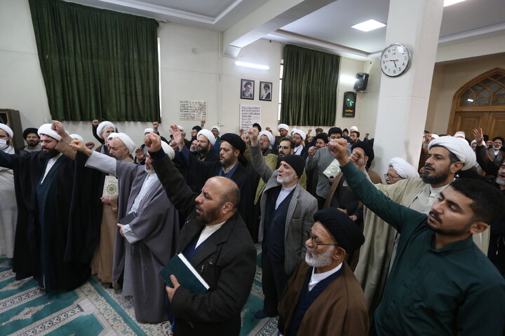 تصاویر / خروش حوزویان اصفهان در محکومیت اهانت به قرآن و مقدسات اسلامی و رهبری