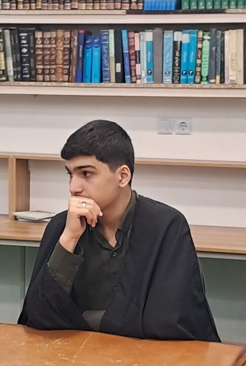 تصاویر/جلسه هفتگی امام جمعه آران وبیدگل با طلاب مدرسه علمیه امیر المومنین (ع)