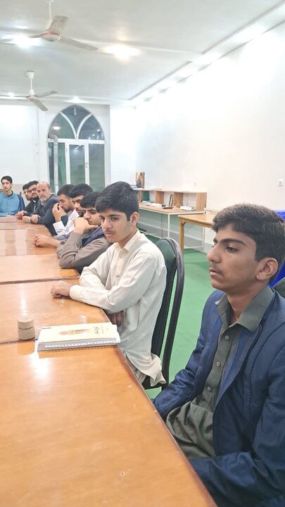 تصاویر/جلسه هفتگی امام جمعه آران وبیدگل با طلاب مدرسه علمیه امیر المومنین (ع)