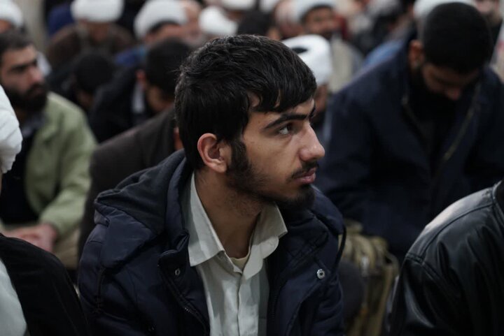 تصاویر/ اجتماع طلاب و روحانیون لرستانی در محکومیت هتک‌حرمت به قرآن کریم و مرجعیت دینی