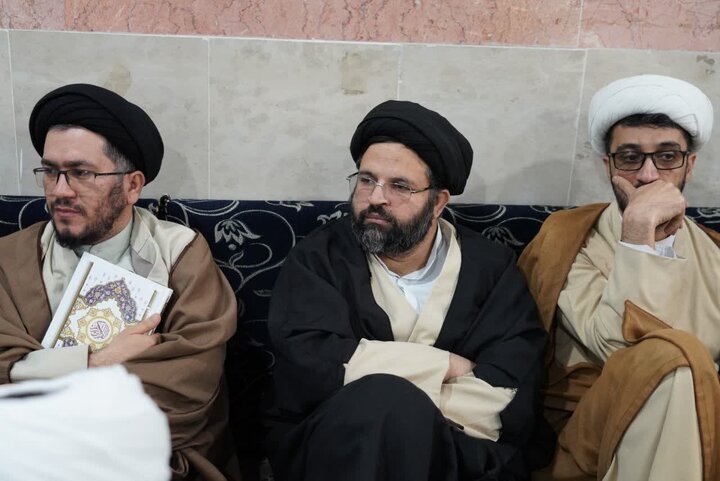 تصاویر/ اجتماع طلاب و روحانیون لرستانی در محکومیت هتک‌حرمت به قرآن کریم و مرجعیت دینی