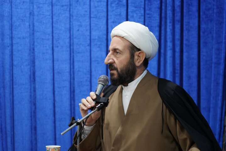 تصاویر/ اجتماع طلاب و روحانیون لرستانی در محکومیت هتک‌حرمت به قرآن کریم و مرجعیت دینی