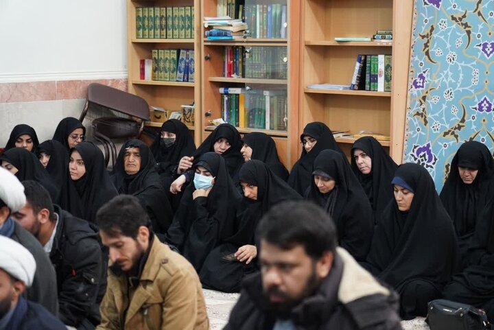 تصاویر/ اجتماع طلاب و روحانیون لرستانی در محکومیت هتک‌حرمت به قرآن کریم و مرجعیت دینی