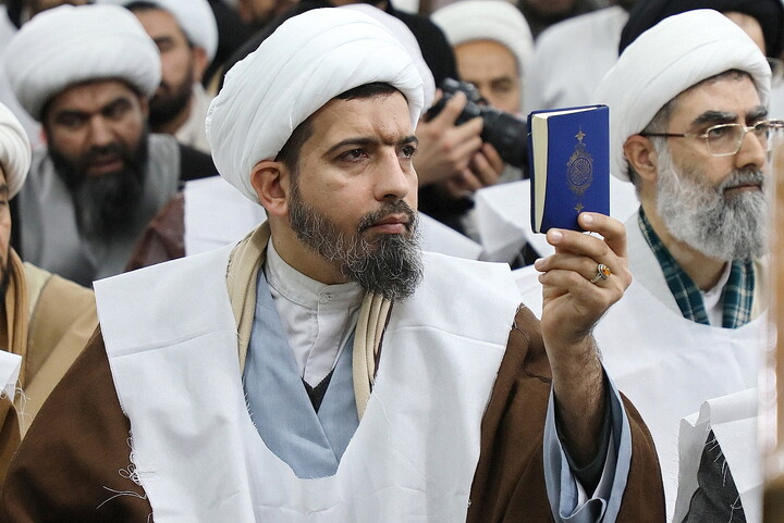 تصاویر/ خروش حوزویان در دفاع از قرآن و مقدسات