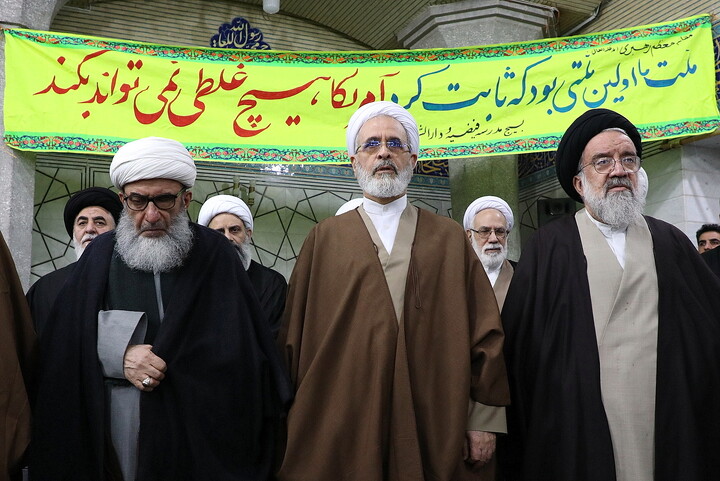 تصاویر/ خروش حوزویان در دفاع از قرآن و مقدسات