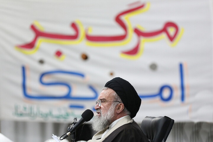 تصاویر/ خروش حوزویان در دفاع از قرآن و مقدسات