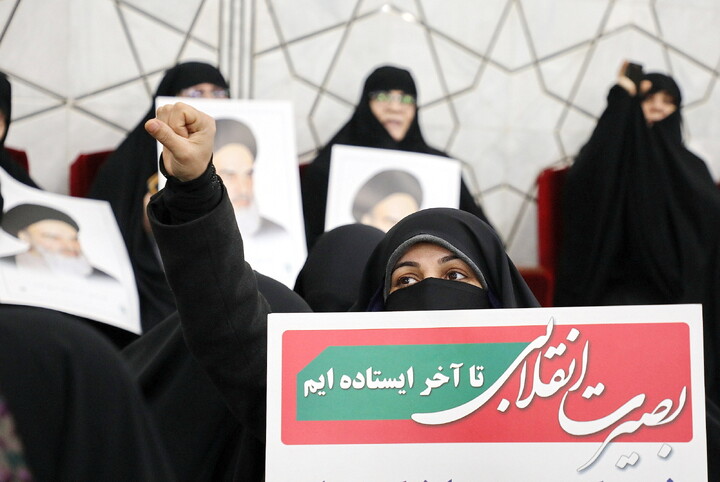 تصاویر/ خروش حوزویان در دفاع از قرآن و مقدسات