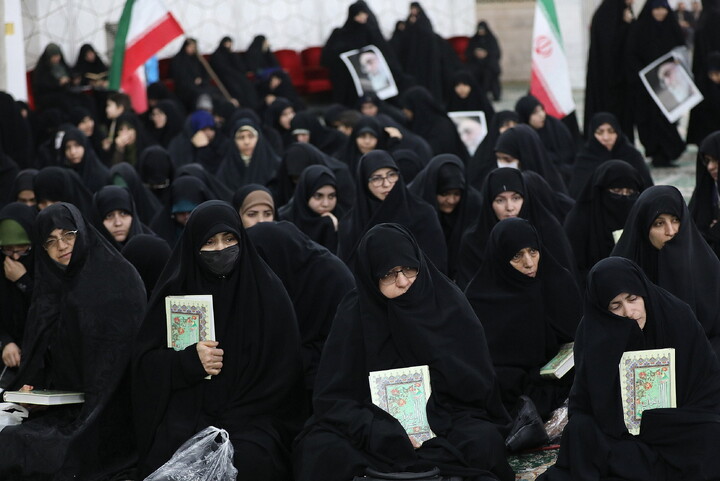 تصاویر/ خروش حوزویان در دفاع از قرآن و مقدسات