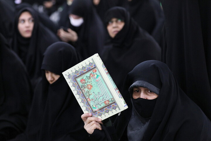 تصاویر/ خروش حوزویان در دفاع از قرآن و مقدسات