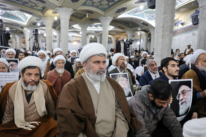 تصاویر/ خروش حوزویان در دفاع از قرآن و مقدسات