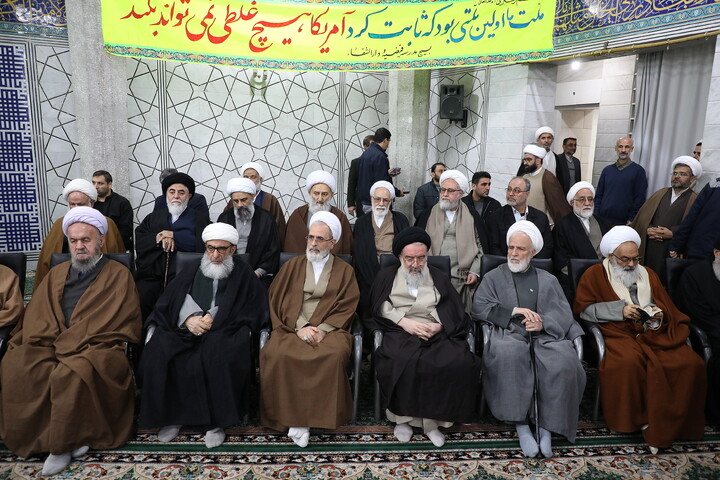 تصاویر/ خروش حوزویان در دفاع از قرآن و مقدسات