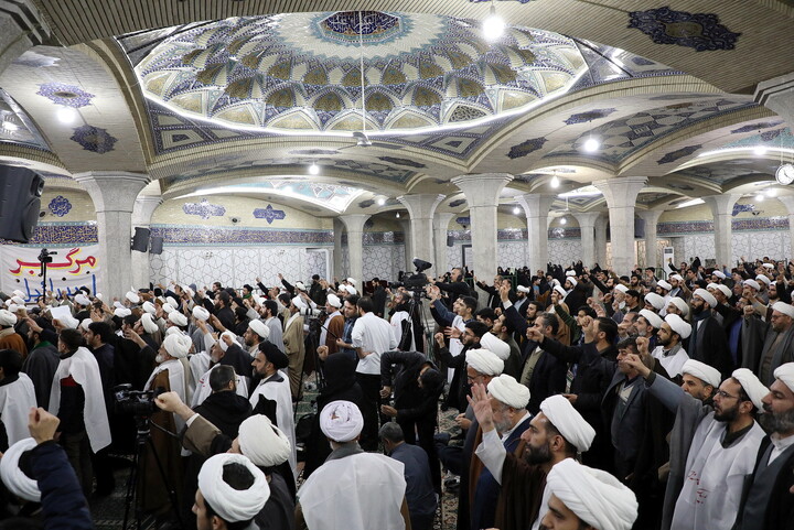 تصاویر/ خروش حوزویان در دفاع از قرآن و مقدسات