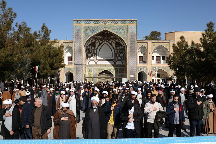 تصاویر/ خروش حوزویان در دفاع از قرآن و مقدسات