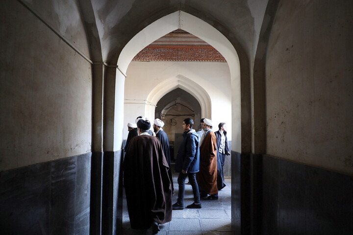 تصاویر/ خروش حوزویان در دفاع از قرآن و مقدسات