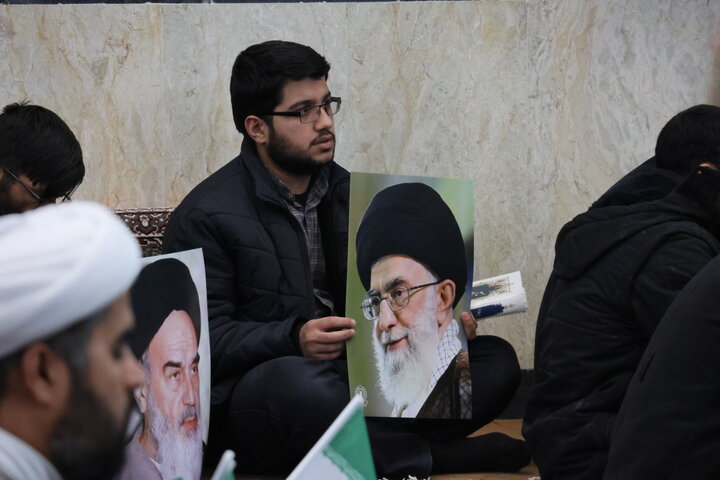 تصاویر/تجمع اعتراضی طلاب و روحانیون بیرجند در دفاع از قرآن و رهبر معظم انقلاب