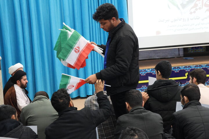 تصاویر/تجمع اعتراضی طلاب و روحانیون بیرجند در دفاع از قرآن و رهبر معظم انقلاب