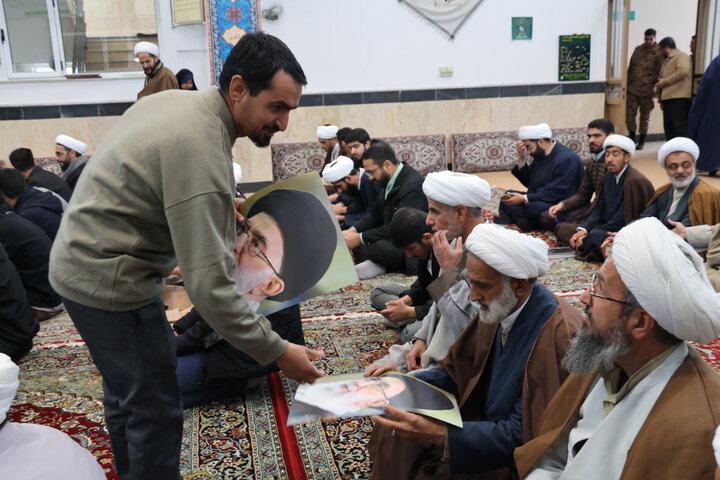 تصاویر/تجمع اعتراضی طلاب و روحانیون بیرجند در دفاع از قرآن و رهبر معظم انقلاب