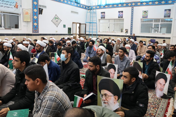 تصاویر/تجمع اعتراضی طلاب و روحانیون بیرجند در دفاع از قرآن و رهبر معظم انقلاب