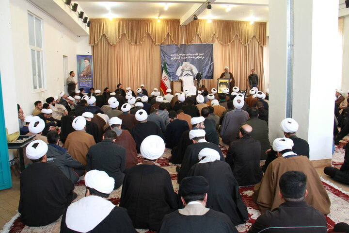 تصاویر/ خروش حوزویان چهارمحادر محکومیت اهانت به قرآن و مقدسات اسلامی و حمایت از رهبری