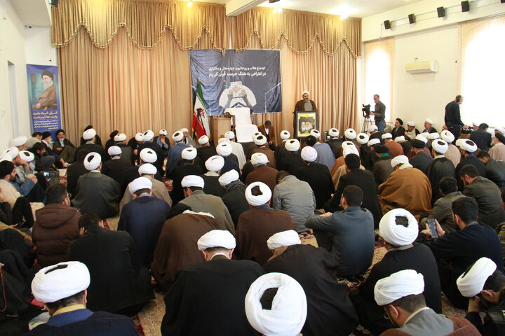 تصاویر/ خروش حوزویان چهارمحادر محکومیت اهانت به قرآن و مقدسات اسلامی و حمایت از رهبری