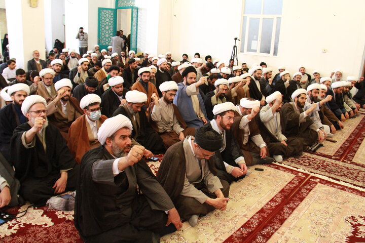 تصاویر/ خروش حوزویان چهارمحادر محکومیت اهانت به قرآن و مقدسات اسلامی و حمایت از رهبری