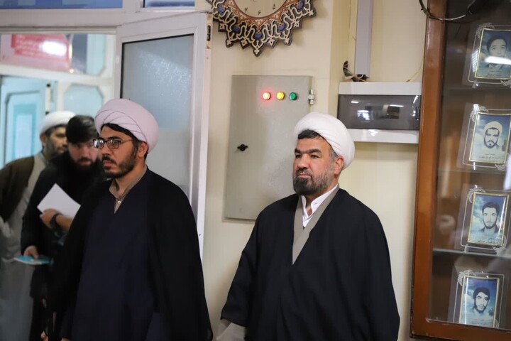 تصاویر/ اجتماع طلاب و روحانیون تبریزی در محکومیت هتک‌حرمت به قرآن کریم و مرجعیت دینی