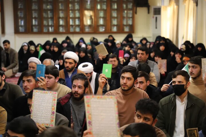 تصاویر/ اجتماع طلاب و روحانیون تبریزی در محکومیت هتک‌حرمت به قرآن کریم و مرجعیت دینی