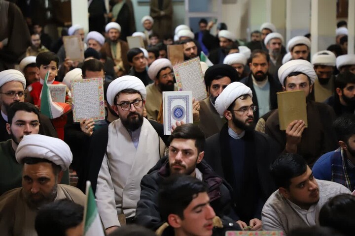 تصاویر/ اجتماع طلاب و روحانیون تبریزی در محکومیت هتک‌حرمت به قرآن کریم و مرجعیت دینی