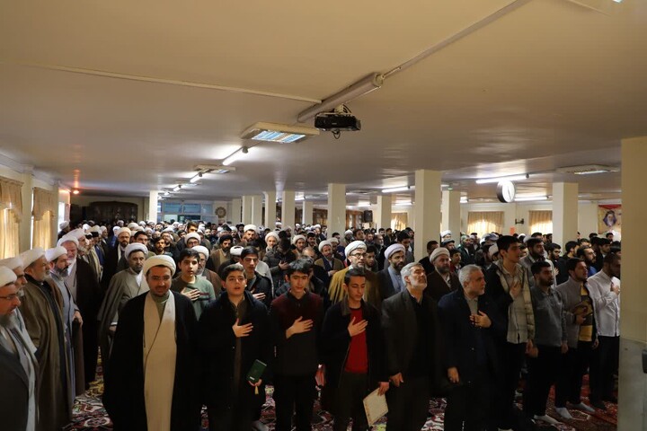 تصاویر/ اجتماع طلاب و روحانیون تبریزی در محکومیت هتک‌حرمت به قرآن کریم و مرجعیت دینی