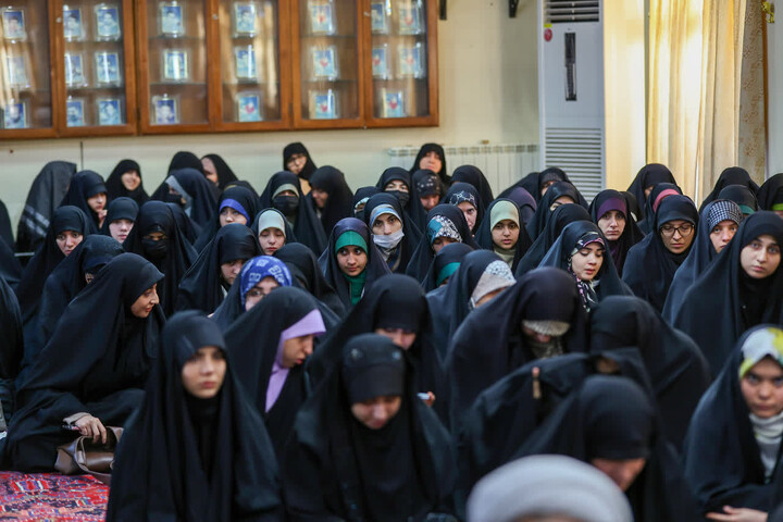 تصاویر/ اجتماع طلاب و روحانیون تبریزی در محکومیت هتک‌حرمت به قرآن کریم و مرجعیت دینی