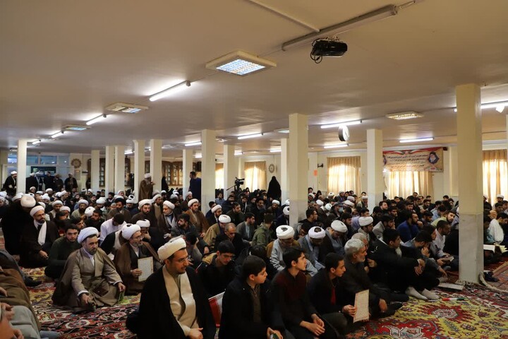 تصاویر/ اجتماع طلاب و روحانیون تبریزی در محکومیت هتک‌حرمت به قرآن کریم و مرجعیت دینی